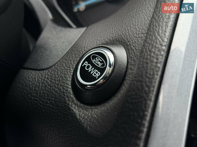 Сірий Форд Фокус, об'ємом двигуна 1.6 л та пробігом 246 тис. км за 8800 $, фото 63 на Automoto.ua