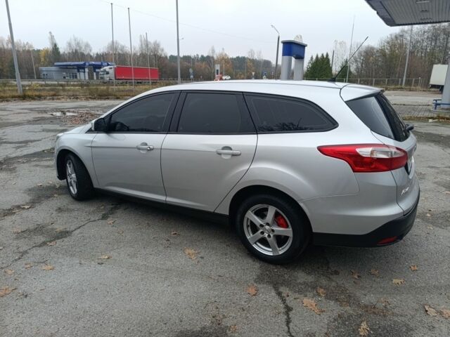 Сірий Форд Фокус, об'ємом двигуна 1.6 л та пробігом 256 тис. км за 6799 $, фото 3 на Automoto.ua