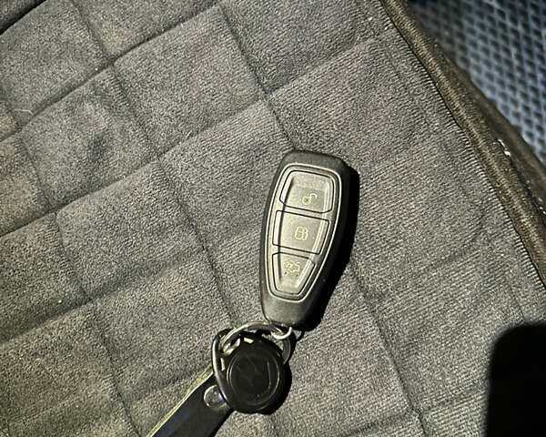 Серый Форд Фокус, объемом двигателя 1.6 л и пробегом 322 тыс. км за 8500 $, фото 17 на Automoto.ua