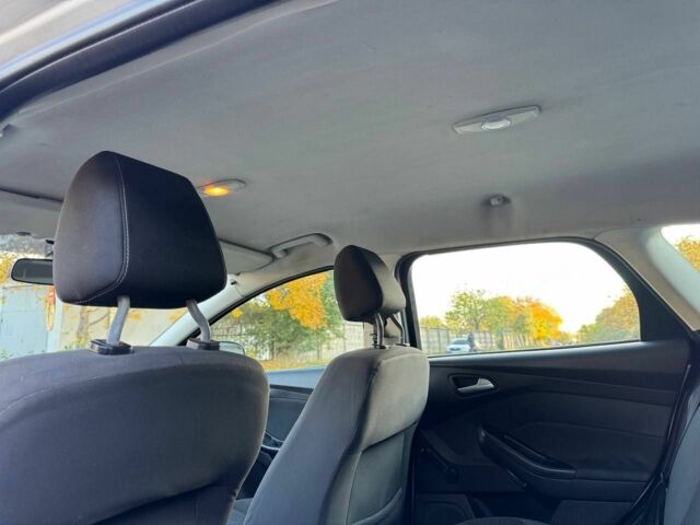 Серый Форд Фокус, объемом двигателя 1.6 л и пробегом 236 тыс. км за 4800 $, фото 5 на Automoto.ua