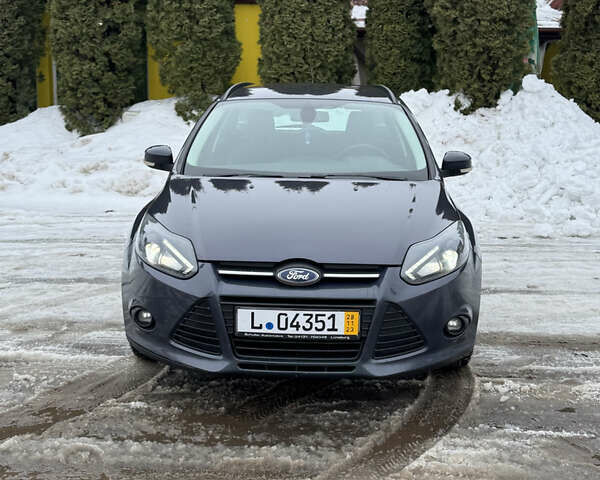 Серый Форд Фокус, объемом двигателя 1.6 л и пробегом 237 тыс. км за 7999 $, фото 2 на Automoto.ua