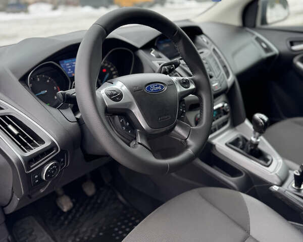 Серый Форд Фокус, объемом двигателя 1.6 л и пробегом 237 тыс. км за 7999 $, фото 22 на Automoto.ua