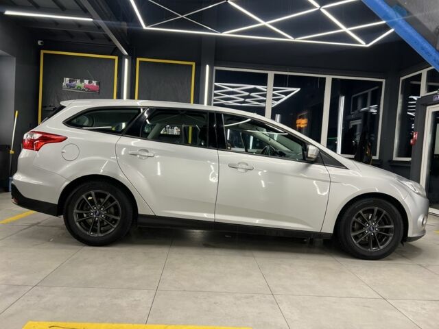 Серый Форд Фокус, объемом двигателя 1.6 л и пробегом 271 тыс. км за 6999 $, фото 5 на Automoto.ua