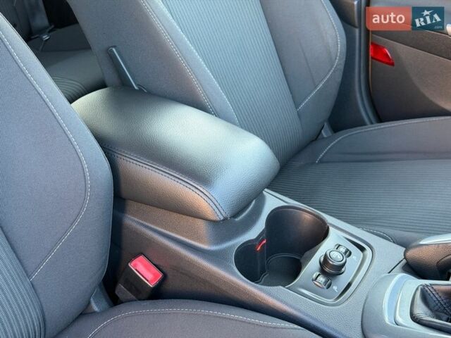 Сірий Форд Фокус, об'ємом двигуна 1.6 л та пробігом 226 тис. км за 8500 $, фото 84 на Automoto.ua