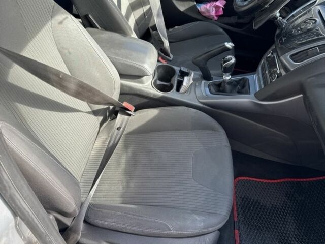 Сірий Форд Фокус, об'ємом двигуна 1.6 л та пробігом 390 тис. км за 5600 $, фото 5 на Automoto.ua