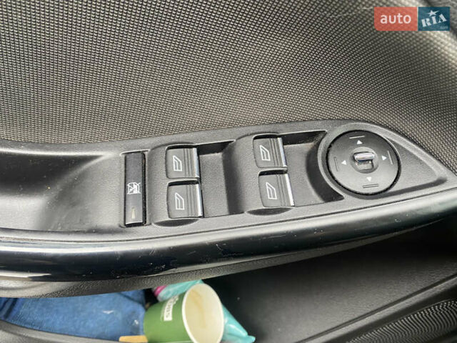 Сірий Форд Фокус, об'ємом двигуна 1.6 л та пробігом 228 тис. км за 8600 $, фото 5 на Automoto.ua