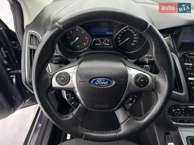 Сірий Форд Фокус, об'ємом двигуна 1.6 л та пробігом 246 тис. км за 8800 $, фото 61 на Automoto.ua