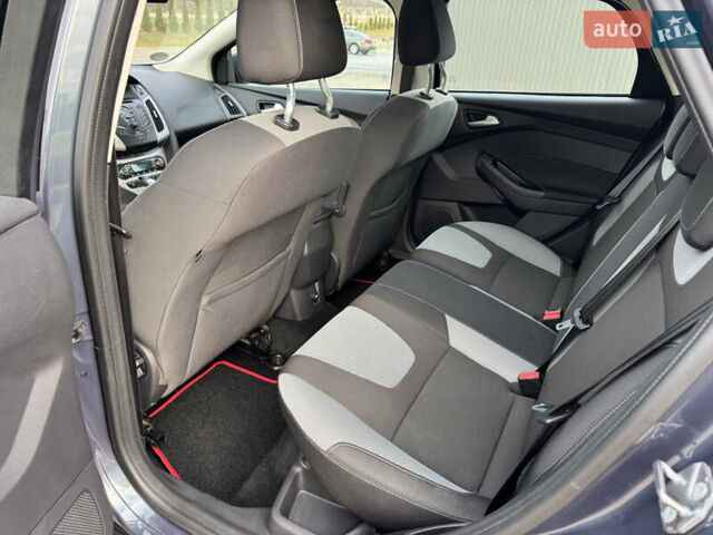 Серый Форд Фокус, объемом двигателя 1.6 л и пробегом 190 тыс. км за 8700 $, фото 33 на Automoto.ua