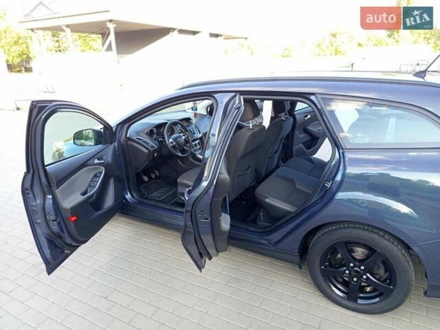 Серый Форд Фокус, объемом двигателя 1.56 л и пробегом 240 тыс. км за 7500 $, фото 14 на Automoto.ua