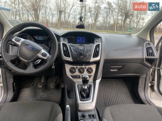 Серый Форд Фокус, объемом двигателя 1.6 л и пробегом 243 тыс. км за 7300 $, фото 11 на Automoto.ua