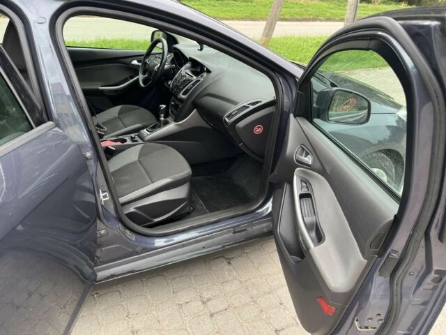 Сірий Форд Фокус, об'ємом двигуна 1.6 л та пробігом 250 тис. км за 6600 $, фото 23 на Automoto.ua