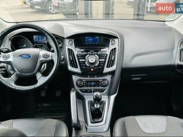 Сірий Форд Фокус, об'ємом двигуна 1.6 л та пробігом 235 тис. км за 8200 $, фото 14 на Automoto.ua