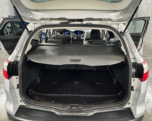 Серый Форд Фокус, объемом двигателя 1.6 л и пробегом 296 тыс. км за 7849 $, фото 13 на Automoto.ua