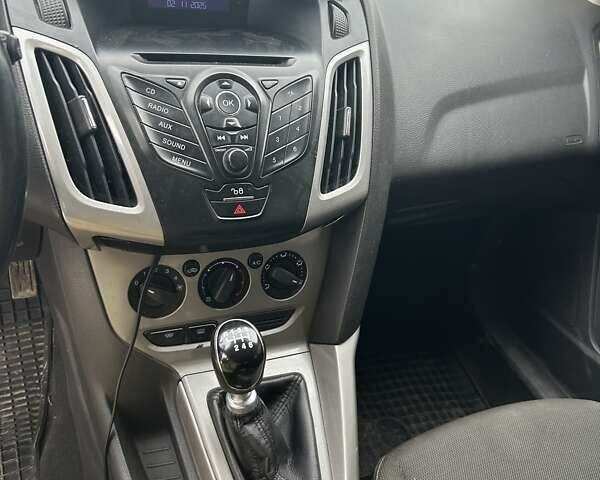 Сірий Форд Фокус, об'ємом двигуна 1.6 л та пробігом 270 тис. км за 7000 $, фото 12 на Automoto.ua