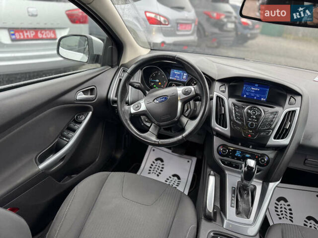 Серый Форд Фокус, объемом двигателя 2 л и пробегом 180 тыс. км за 8950 $, фото 34 на Automoto.ua