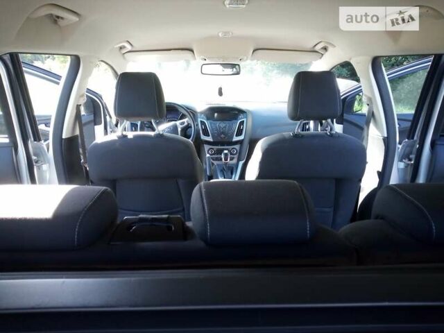 Сірий Форд Фокус, об'ємом двигуна 2 л та пробігом 239 тис. км за 8200 $, фото 3 на Automoto.ua