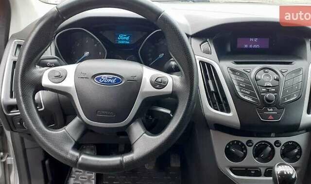 Форд Фокус 2012 у Рівному на Automoto.ua Сірий Форд Фокус, об'ємом двигуна 1.56 л та пробігом 241 тис. км за 7500 $, фото 2 на Automoto.ua