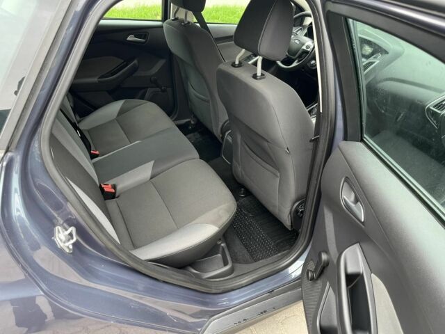 Серый Форд Фокус, объемом двигателя 1.6 л и пробегом 260 тыс. км за 7200 $, фото 16 на Automoto.ua