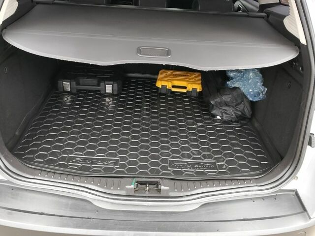 Сірий Форд Фокус, об'ємом двигуна 1.6 л та пробігом 233 тис. км за 6600 $, фото 1 на Automoto.ua