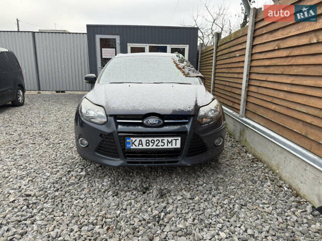 Серый Форд Фокус, объемом двигателя 1.6 л и пробегом 180 тыс. км за 2999 $, фото 1 на Automoto.ua