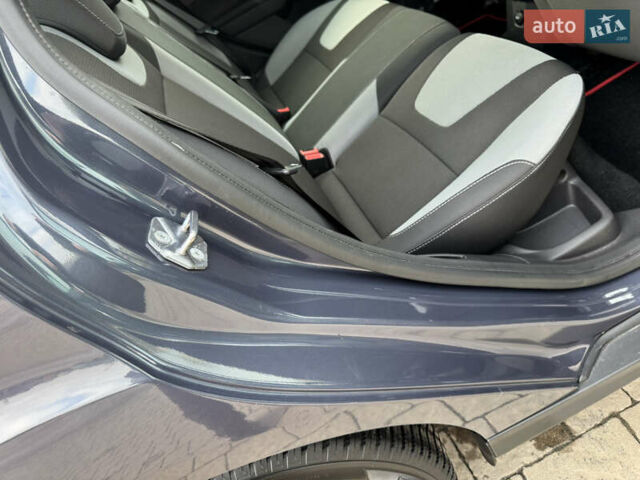 Серый Форд Фокус, объемом двигателя 1.6 л и пробегом 190 тыс. км за 8700 $, фото 50 на Automoto.ua