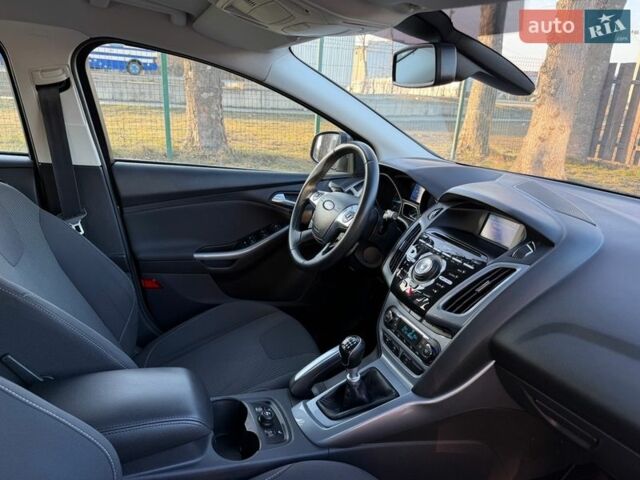 Сірий Форд Фокус, об'ємом двигуна 1.6 л та пробігом 226 тис. км за 8500 $, фото 83 на Automoto.ua