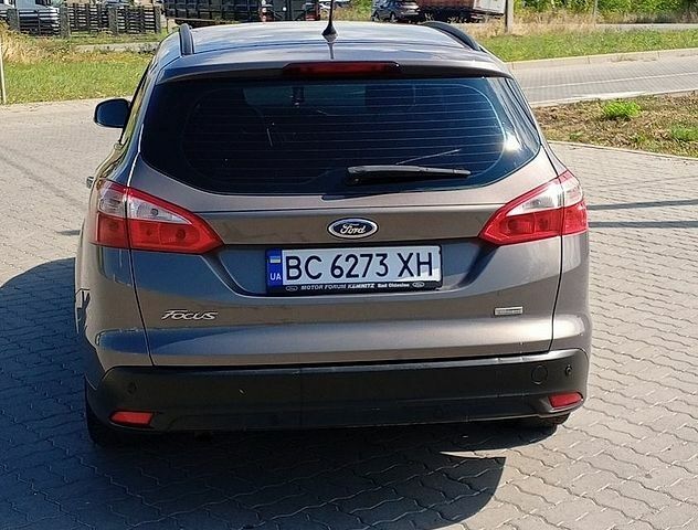 Сірий Форд Фокус, об'ємом двигуна 1.56 л та пробігом 245 тис. км за 6700 $, фото 1 на Automoto.ua