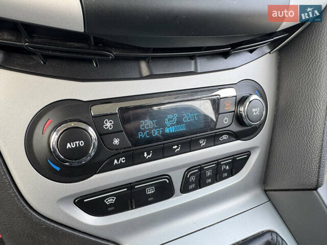 Серый Форд Фокус, объемом двигателя 1.6 л и пробегом 190 тыс. км за 8700 $, фото 44 на Automoto.ua