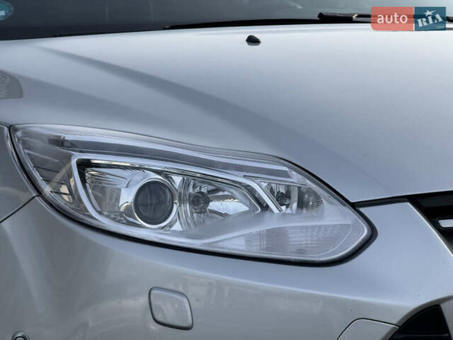 Серый Форд Фокус, объемом двигателя 1.6 л и пробегом 226 тыс. км за 8500 $, фото 7 на Automoto.ua