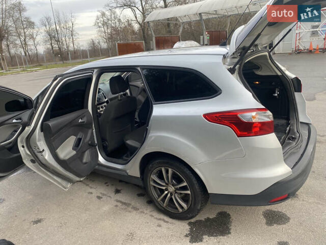 Серый Форд Фокус, объемом двигателя 1.6 л и пробегом 243 тыс. км за 7300 $, фото 14 на Automoto.ua