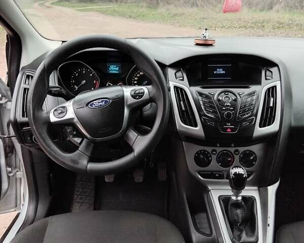 Сірий Форд Фокус, об'ємом двигуна 1.6 л та пробігом 273 тис. км за 7300 $, фото 10 на Automoto.ua