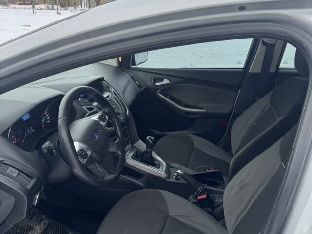 Серый Форд Фокус, объемом двигателя 1.6 л и пробегом 280 тыс. км за 4850 $, фото 3 на Automoto.ua