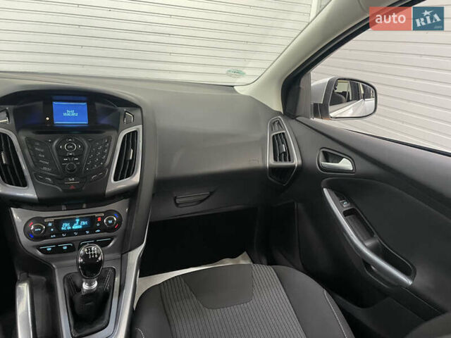 Сірий Форд Фокус, об'ємом двигуна 1.6 л та пробігом 242 тис. км за 8450 $, фото 16 на Automoto.ua