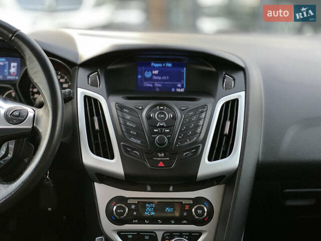 Серый Форд Фокус, объемом двигателя 1.6 л и пробегом 260 тыс. км за 8300 $, фото 33 на Automoto.ua