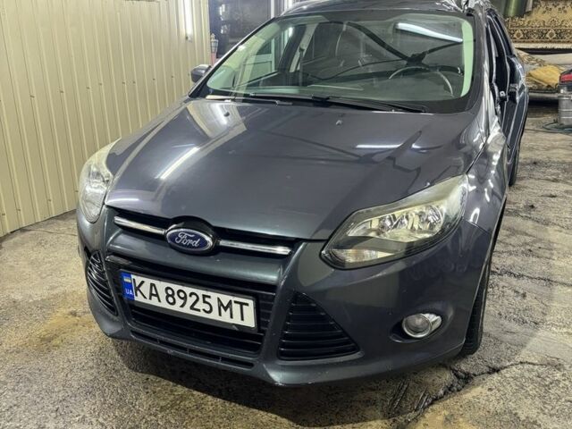 Серый Форд Фокус, объемом двигателя 1.6 л и пробегом 180 тыс. км за 3500 $, фото 2 на Automoto.ua