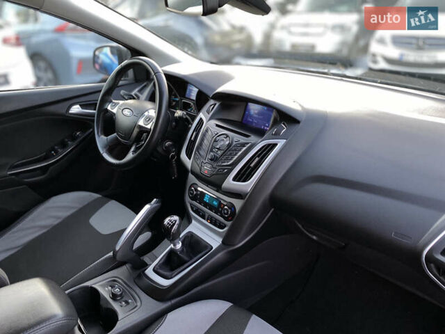 Серый Форд Фокус, объемом двигателя 1.6 л и пробегом 260 тыс. км за 8300 $, фото 24 на Automoto.ua