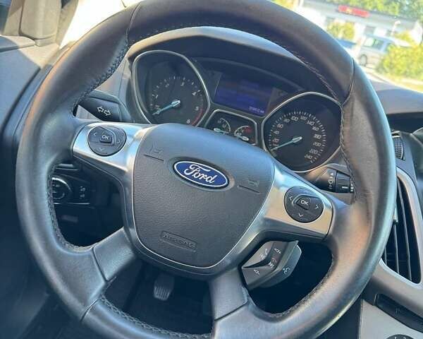 Серый Форд Фокус, объемом двигателя 1.56 л и пробегом 310 тыс. км за 6800 $, фото 12 на Automoto.ua