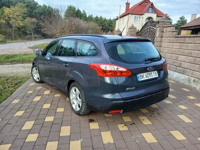 Серый Форд Фокус, объемом двигателя 1.6 л и пробегом 260 тыс. км за 7200 $, фото 7 на Automoto.ua