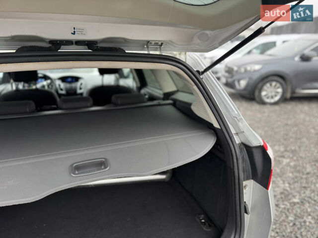 Серый Форд Фокус, объемом двигателя 2 л и пробегом 180 тыс. км за 8950 $, фото 39 на Automoto.ua