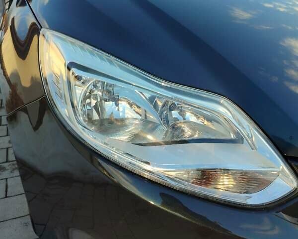 Серый Форд Фокус, объемом двигателя 1.6 л и пробегом 235 тыс. км за 7200 $, фото 9 на Automoto.ua