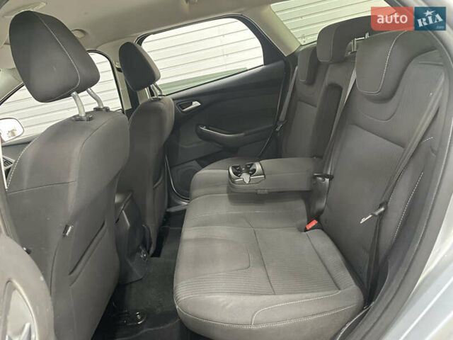 Серый Форд Фокус, объемом двигателя 1.6 л и пробегом 248 тыс. км за 7999 $, фото 4 на Automoto.ua