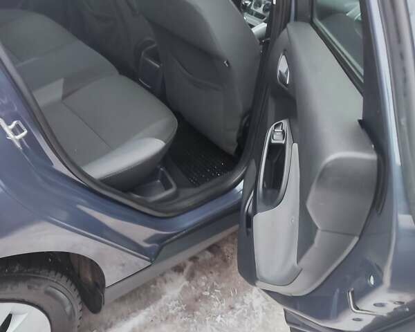 Серый Форд Фокус, объемом двигателя 1.6 л и пробегом 199 тыс. км за 7500 $, фото 22 на Automoto.ua