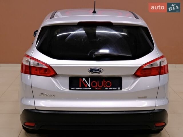 Серый Форд Фокус, объемом двигателя 1.6 л и пробегом 215 тыс. км за 5900 $, фото 12 на Automoto.ua