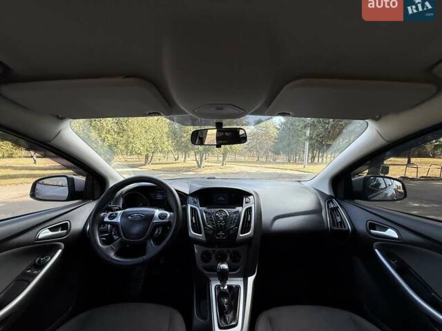 Сірий Форд Фокус, об'ємом двигуна 1.56 л та пробігом 270 тис. км за 6450 $, фото 48 на Automoto.ua