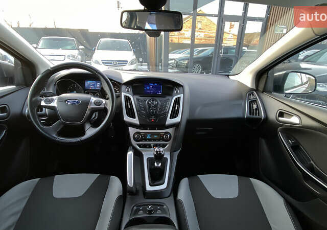 Серый Форд Фокус, объемом двигателя 1.6 л и пробегом 260 тыс. км за 8300 $, фото 28 на Automoto.ua