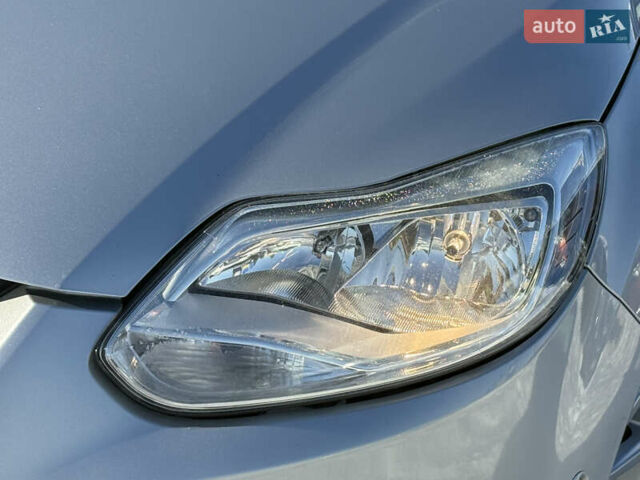 Серый Форд Фокус, объемом двигателя 1.56 л и пробегом 241 тыс. км за 7500 $, фото 10 на Automoto.ua