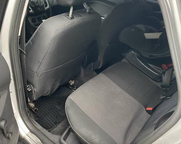 Сірий Форд Фокус, об'ємом двигуна 1.56 л та пробігом 267 тис. км за 6300 $, фото 4 на Automoto.ua