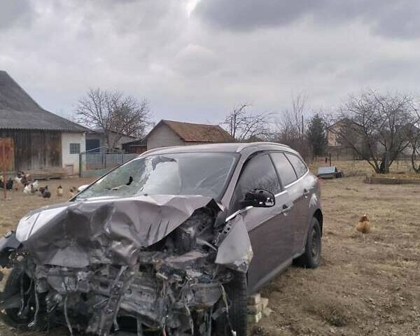 Серый Форд Фокус, объемом двигателя 1.6 л и пробегом 250 тыс. км за 2200 $, фото 3 на Automoto.ua