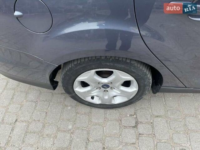 Серый Форд Фокус, объемом двигателя 1.6 л и пробегом 260 тыс. км за 7200 $, фото 14 на Automoto.ua