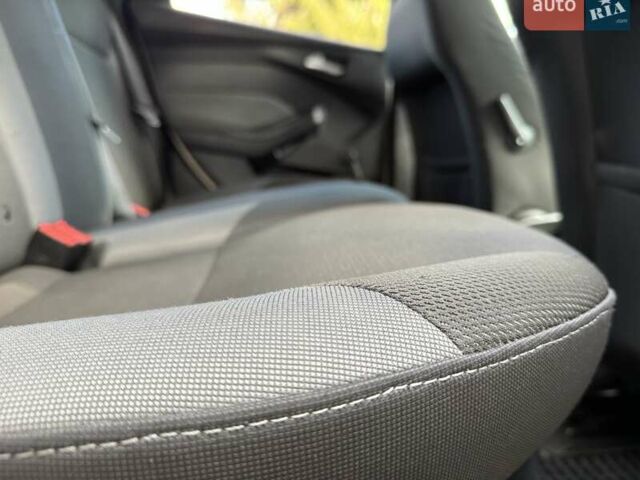Сірий Форд Фокус, об'ємом двигуна 1.56 л та пробігом 270 тис. км за 6450 $, фото 34 на Automoto.ua